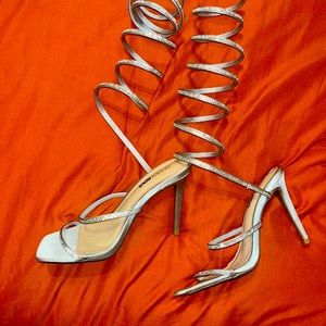 Wrapped up heels, silver , size 5.5 , fashion nova , great condition